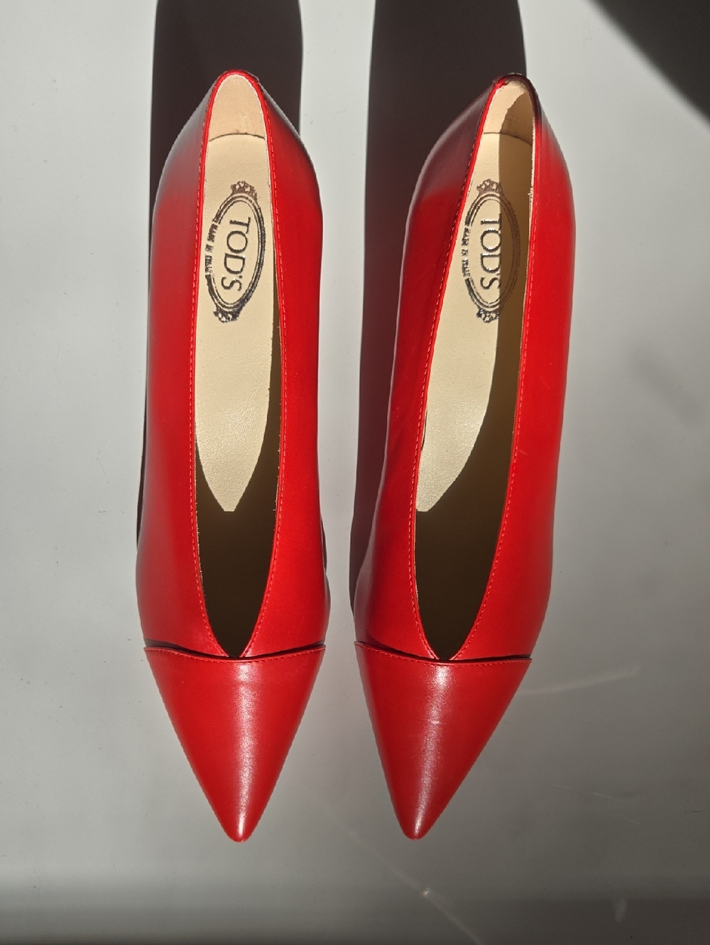 TOD'S Women's Red Leather Pointed Toe Pumps - Like New Made in Italy Size 38